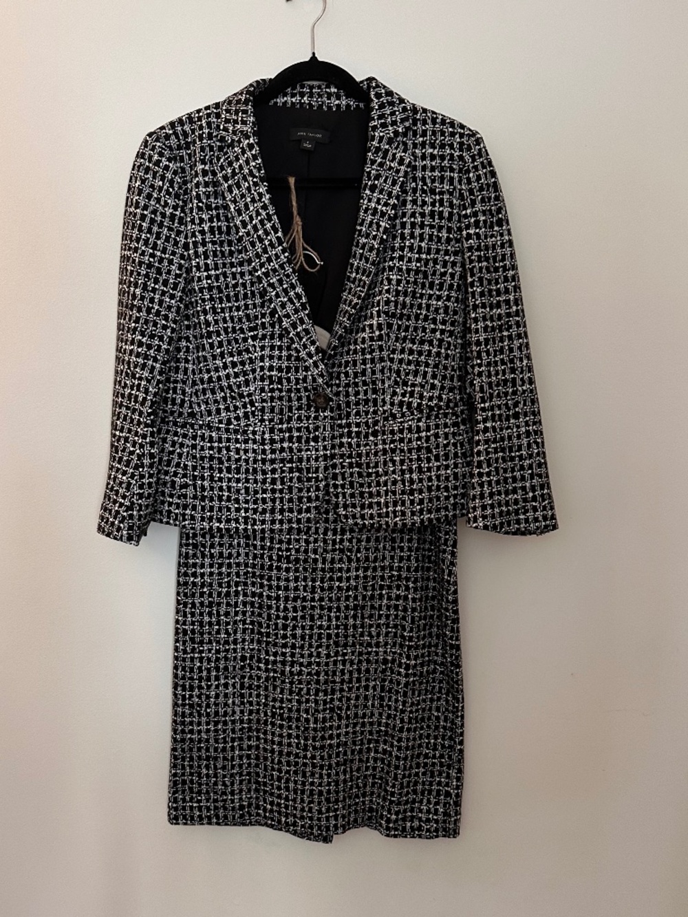 nn Taylor Black & White Tweed Check Blazer Jacket and Skirt suit – Size 8